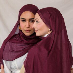 Vela Scarves Maroon Mini